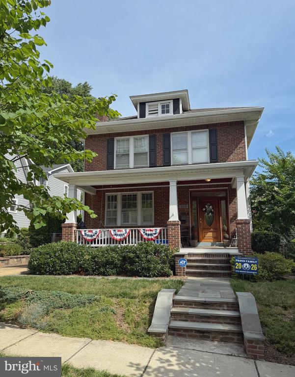 109 W MAPLE STREET