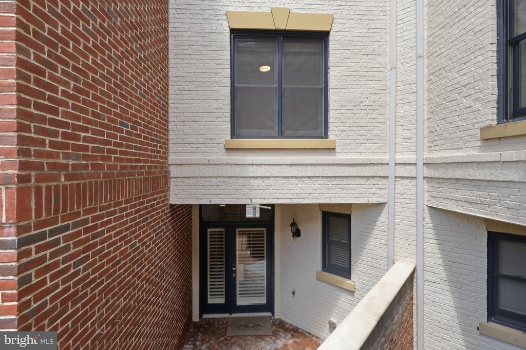 1302 DUKE STREET