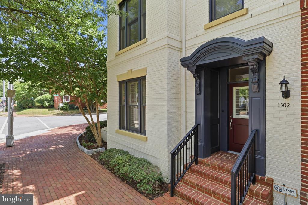 1302 DUKE STREET