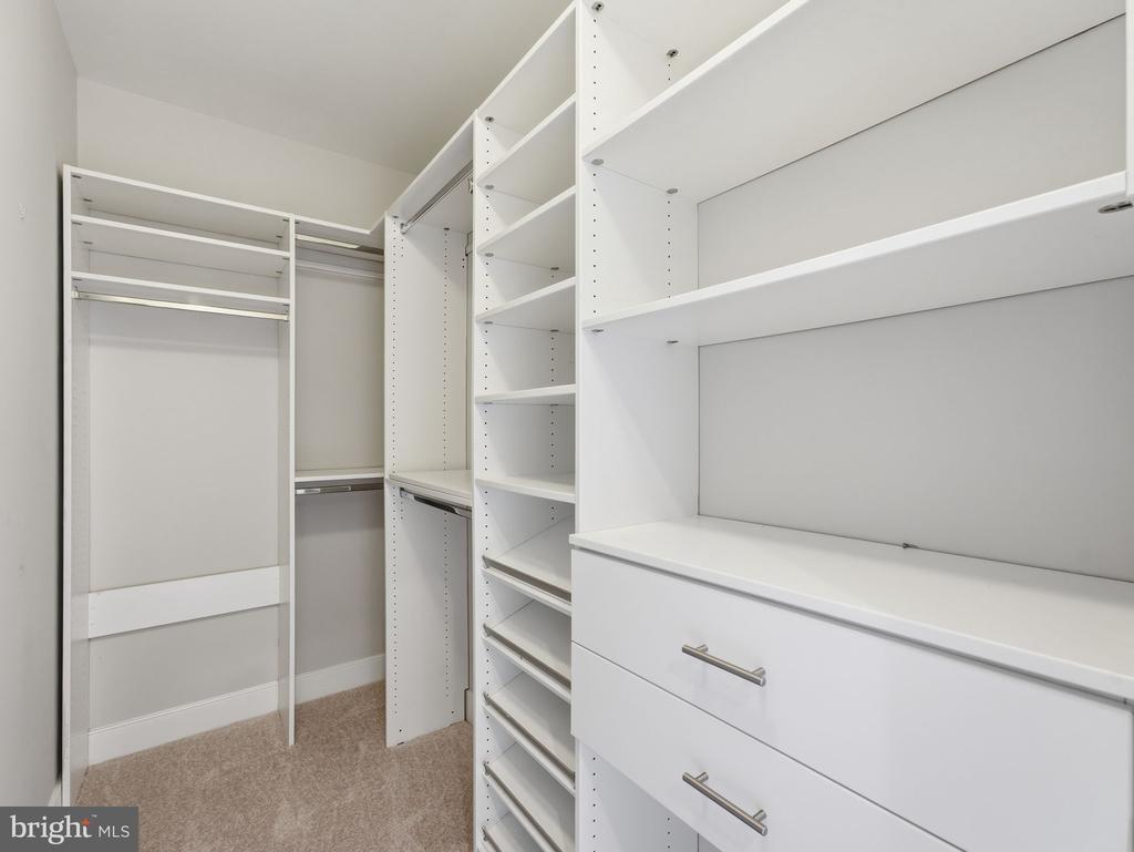 1912 POTOMAC AVENUE Unit: 101