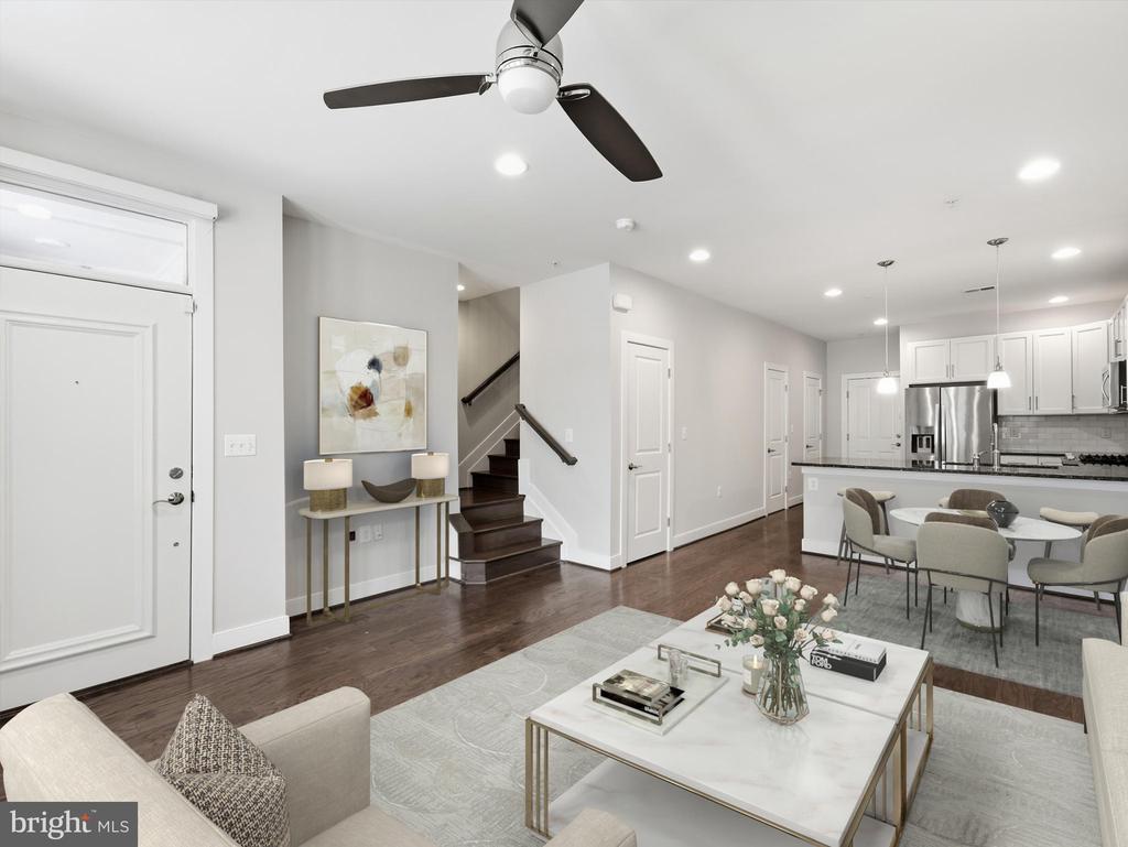 1912 POTOMAC AVENUE Unit: 101