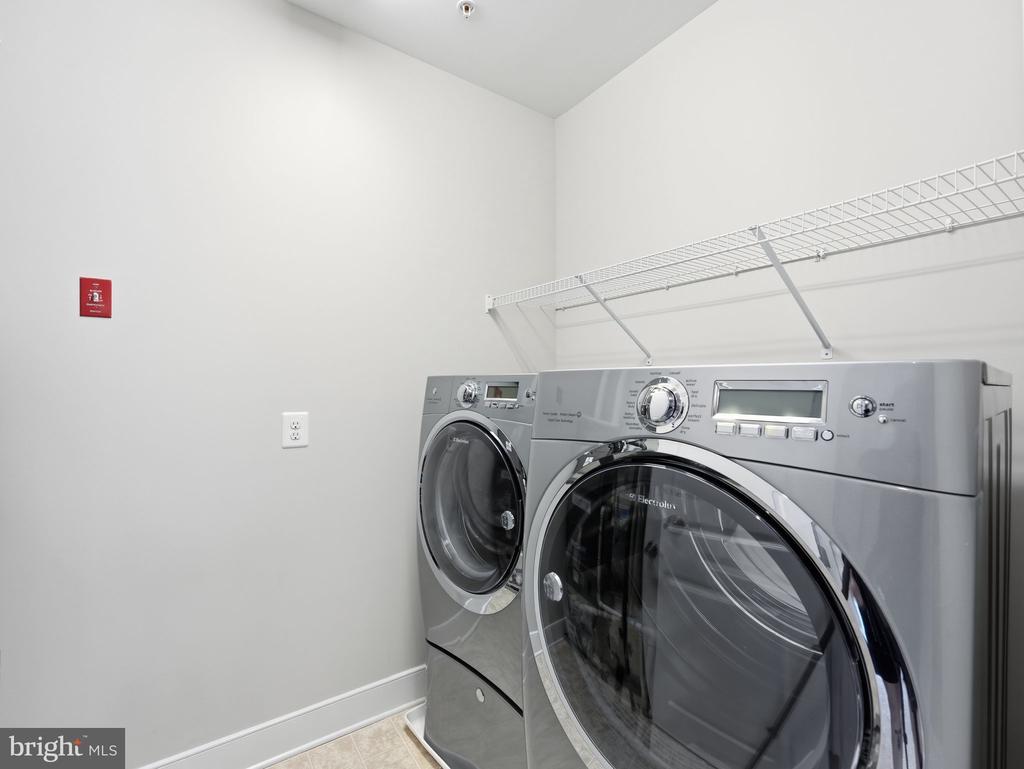 1912 POTOMAC AVENUE Unit: 101