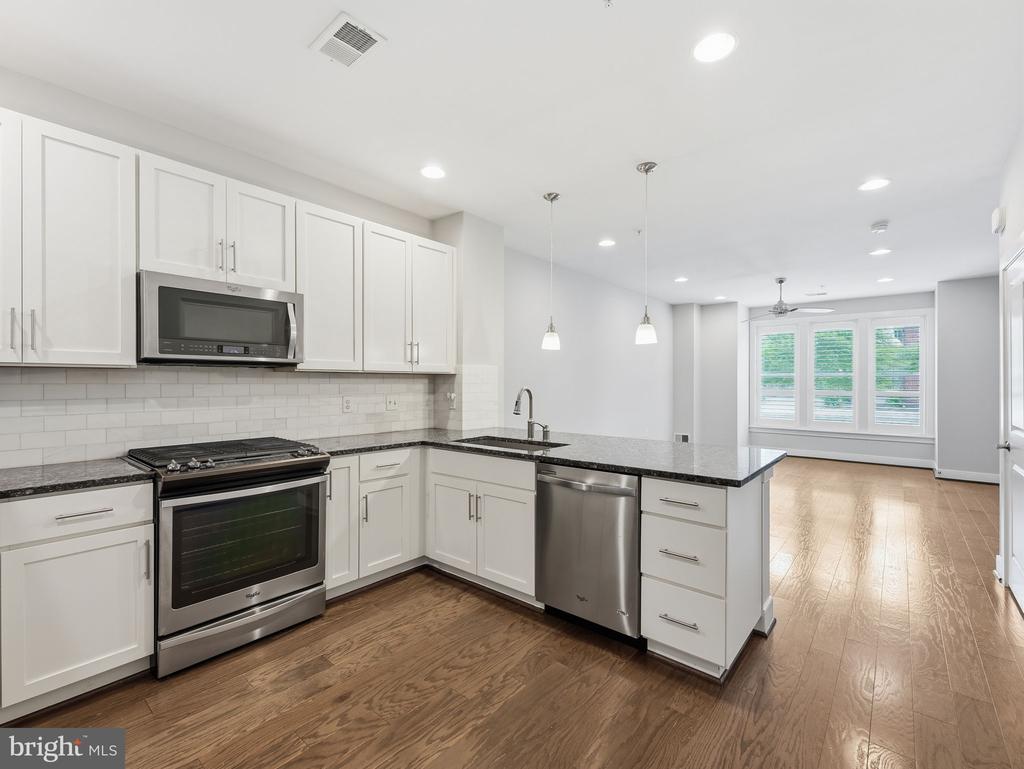 1912 POTOMAC AVENUE Unit: 101