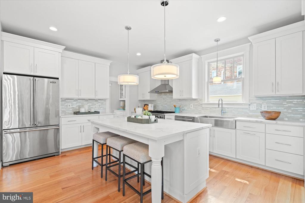 508 E CUSTIS AVENUE