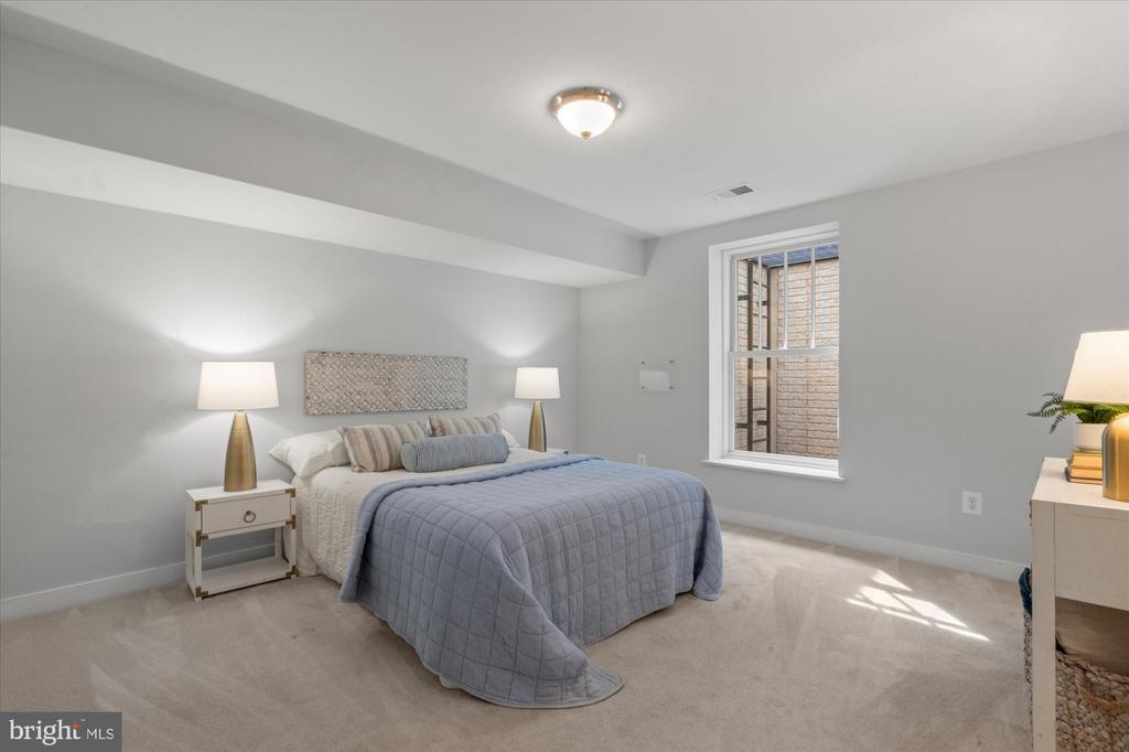 508 E CUSTIS AVENUE