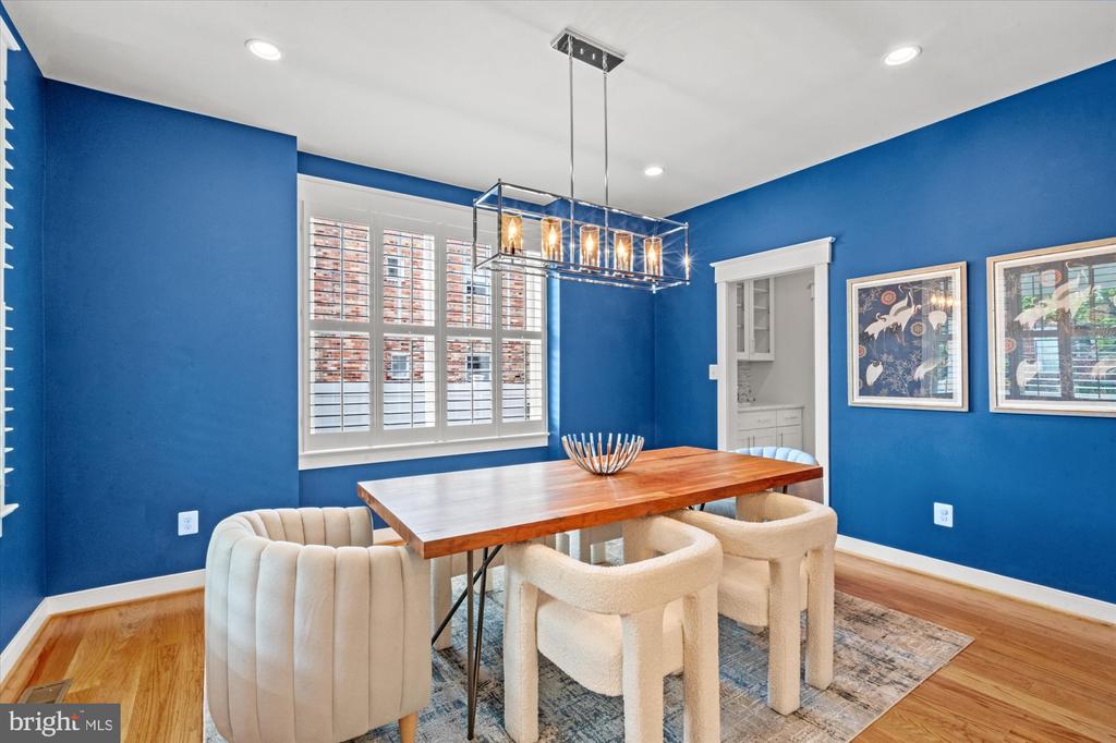 508 E CUSTIS AVENUE