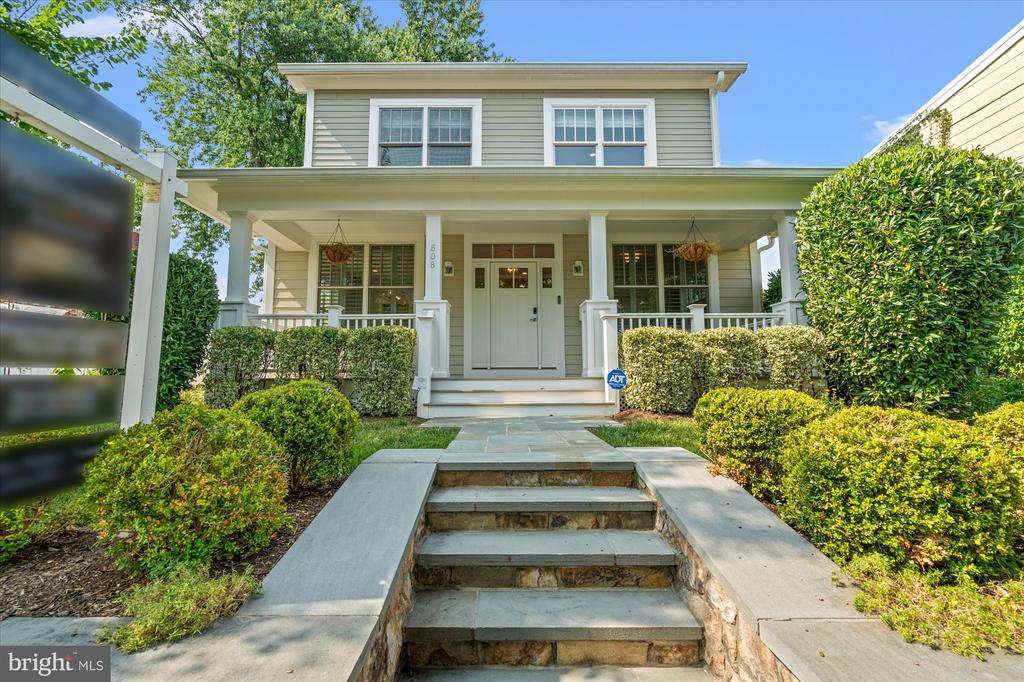 508 E CUSTIS AVENUE