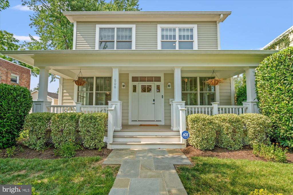 508 E CUSTIS AVENUE