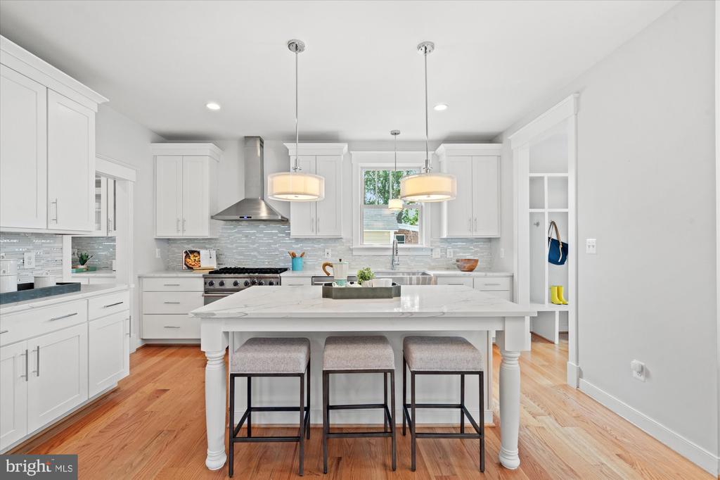 508 E CUSTIS AVENUE