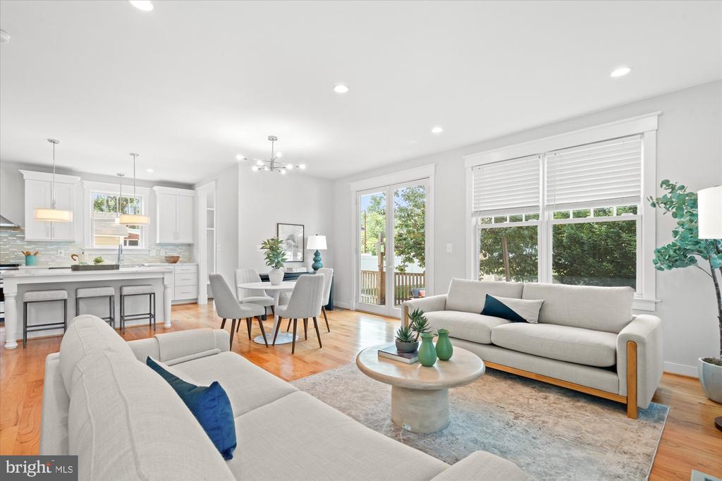 508 E CUSTIS AVENUE