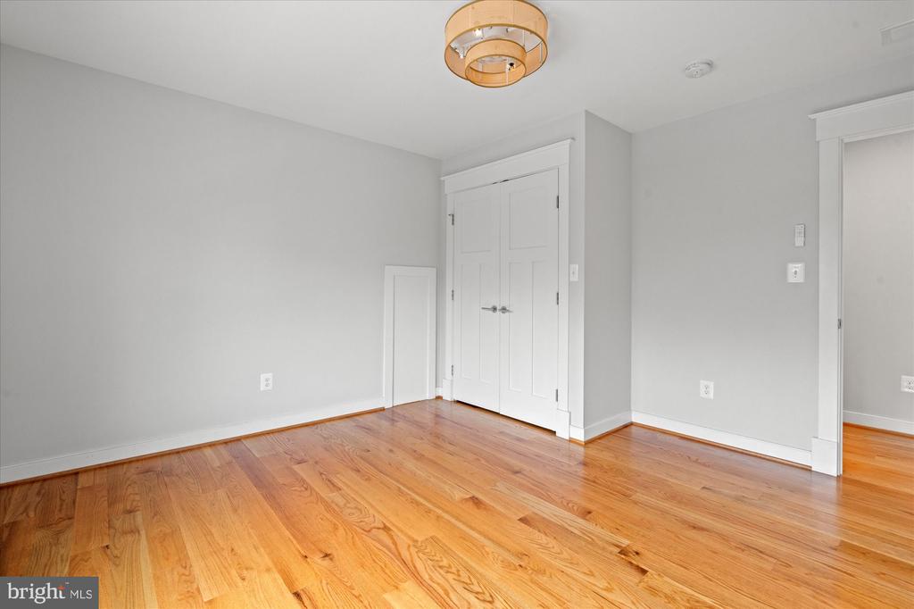 508 E CUSTIS AVENUE