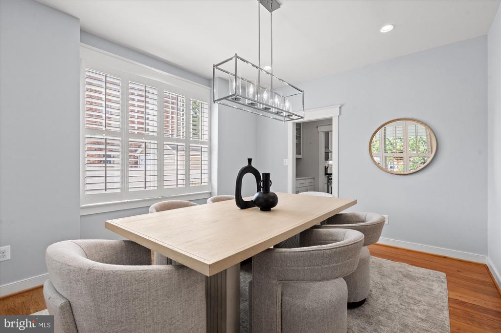 508 E CUSTIS AVENUE
