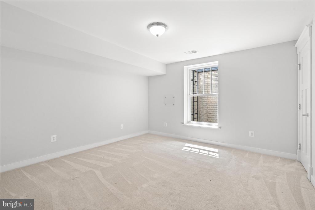 508 E CUSTIS AVENUE