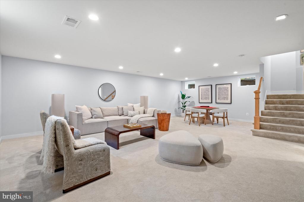 508 E CUSTIS AVENUE