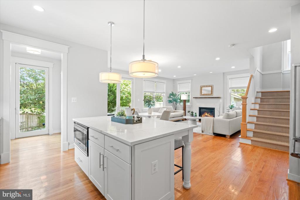 508 E CUSTIS AVENUE