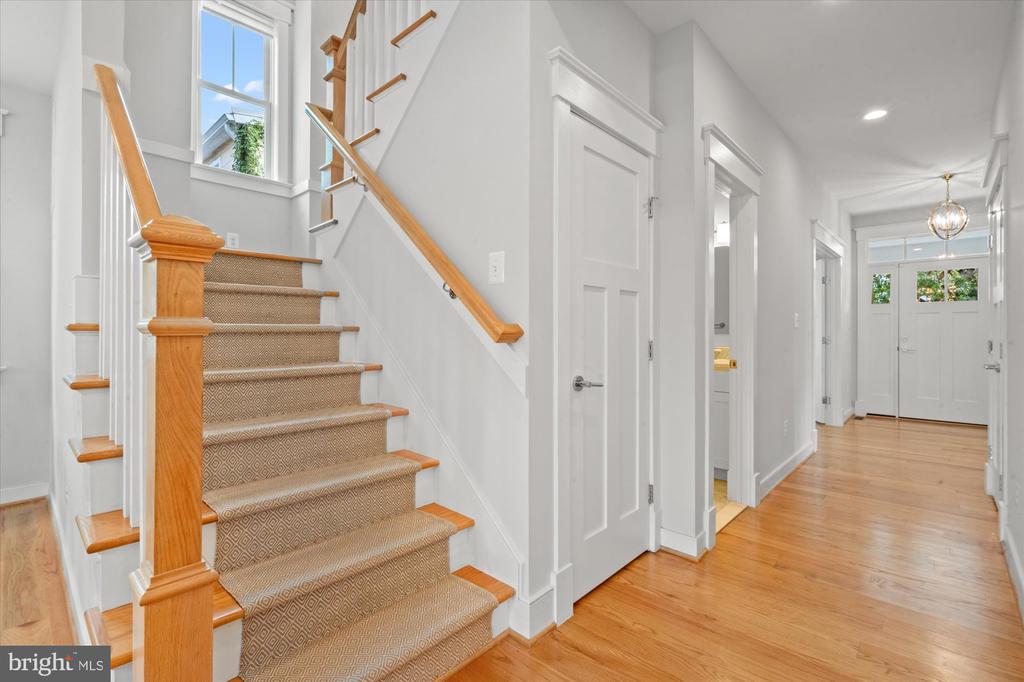 508 E CUSTIS AVENUE