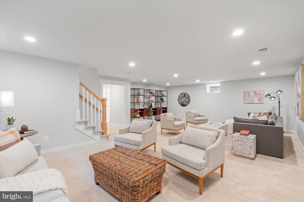 508 E CUSTIS AVENUE