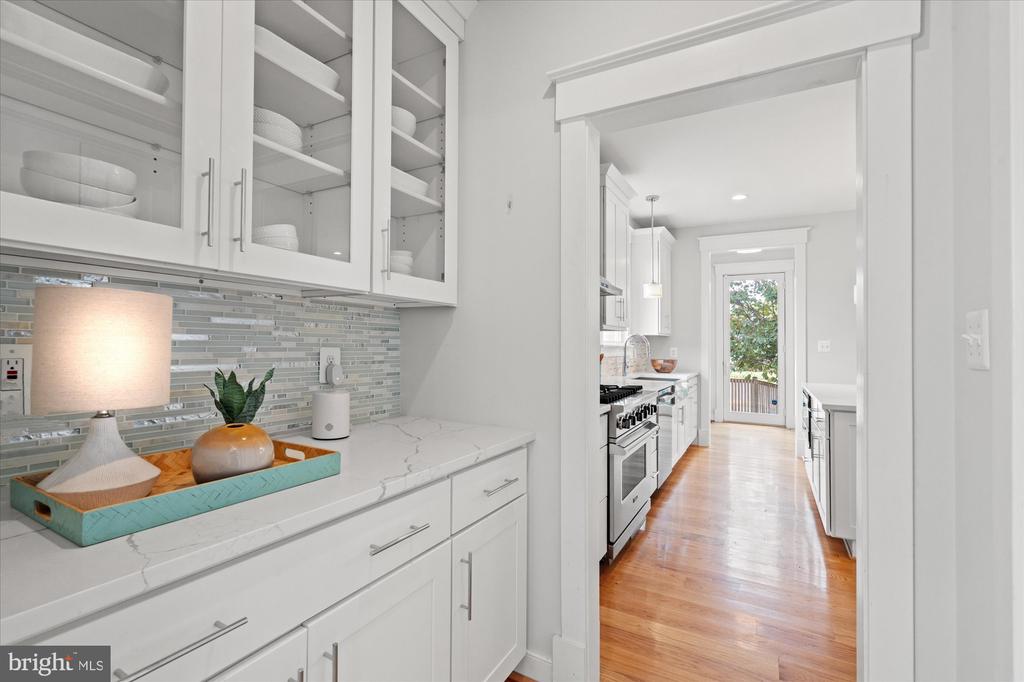 508 E CUSTIS AVENUE