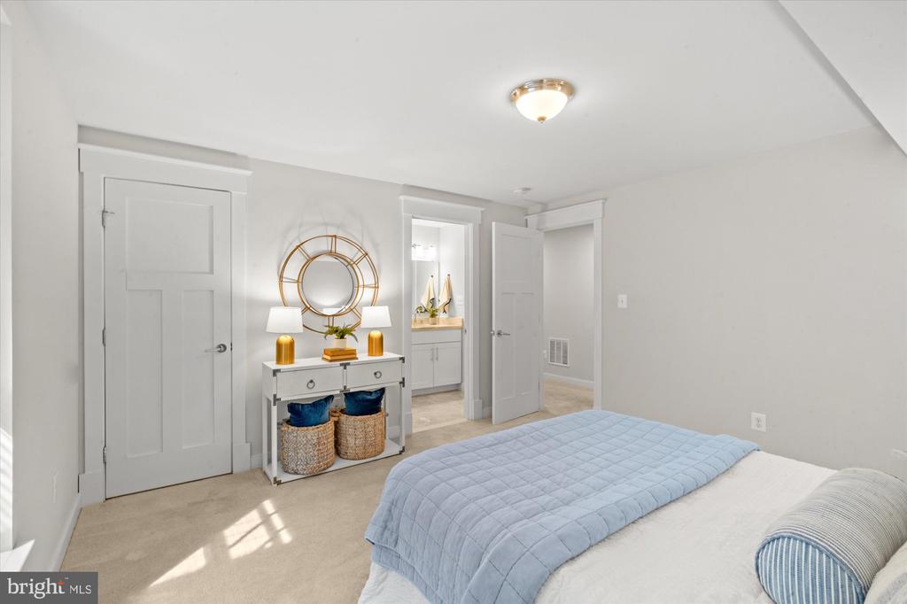 508 E CUSTIS AVENUE