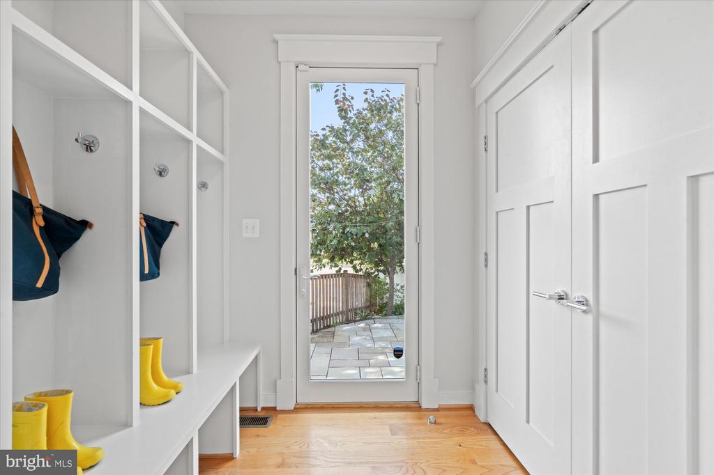 508 E CUSTIS AVENUE