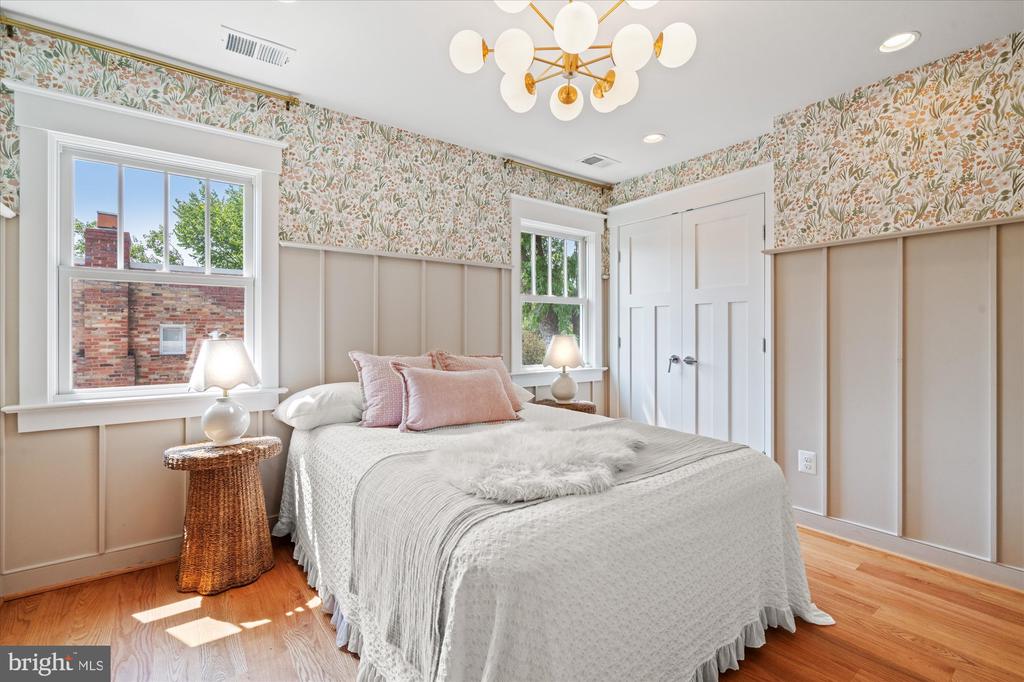 508 E CUSTIS AVENUE
