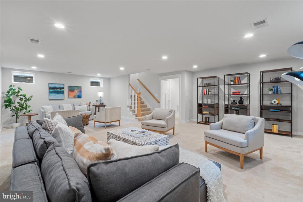 508 E CUSTIS AVENUE