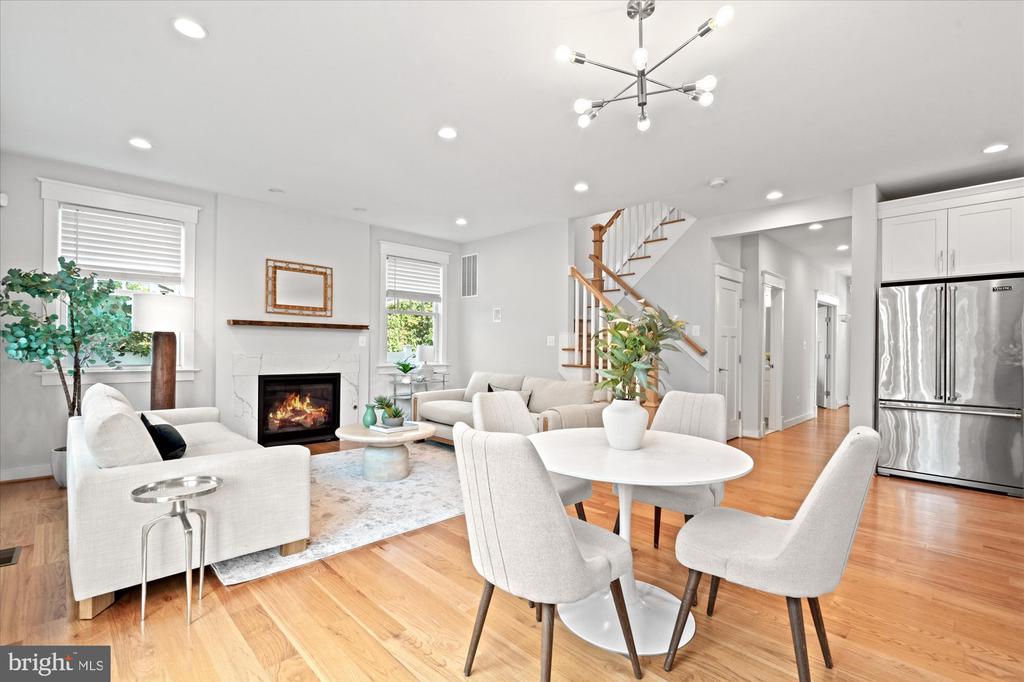 508 E CUSTIS AVENUE