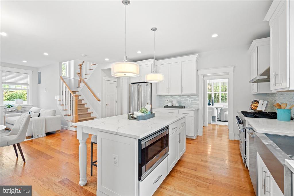 508 E CUSTIS AVENUE