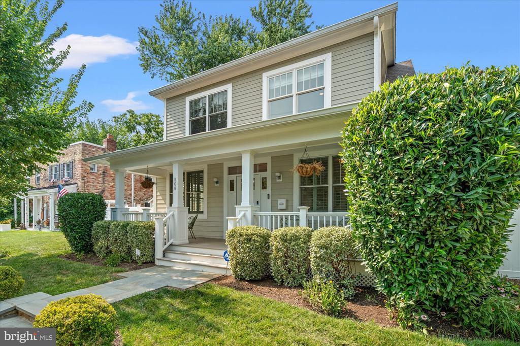 508 E CUSTIS AVENUE