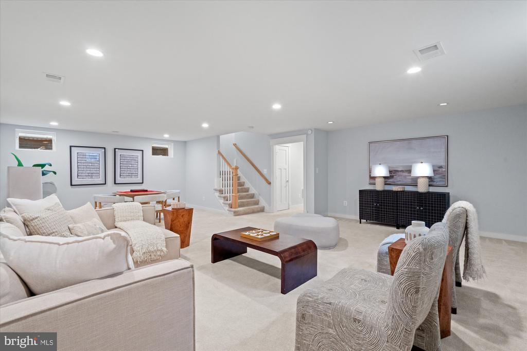 508 E CUSTIS AVENUE