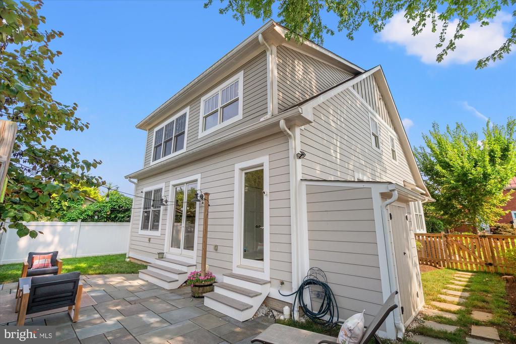 508 E CUSTIS AVENUE