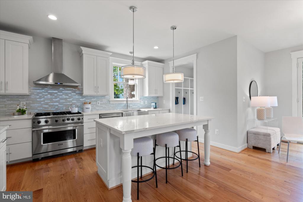508 E CUSTIS AVENUE