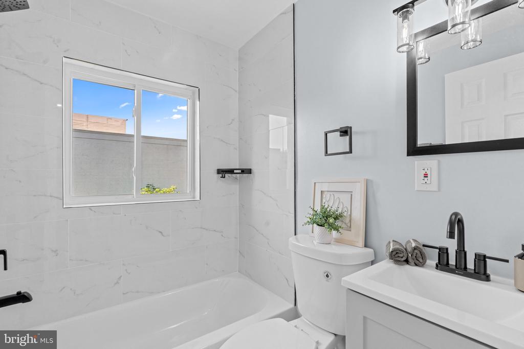 315 E RAYMOND AVENUE Unit: A