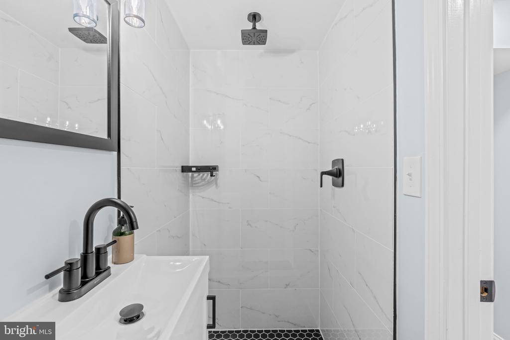 315 E RAYMOND AVENUE Unit: A