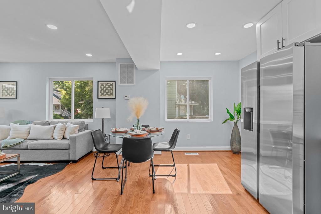 315 E RAYMOND AVENUE Unit: A