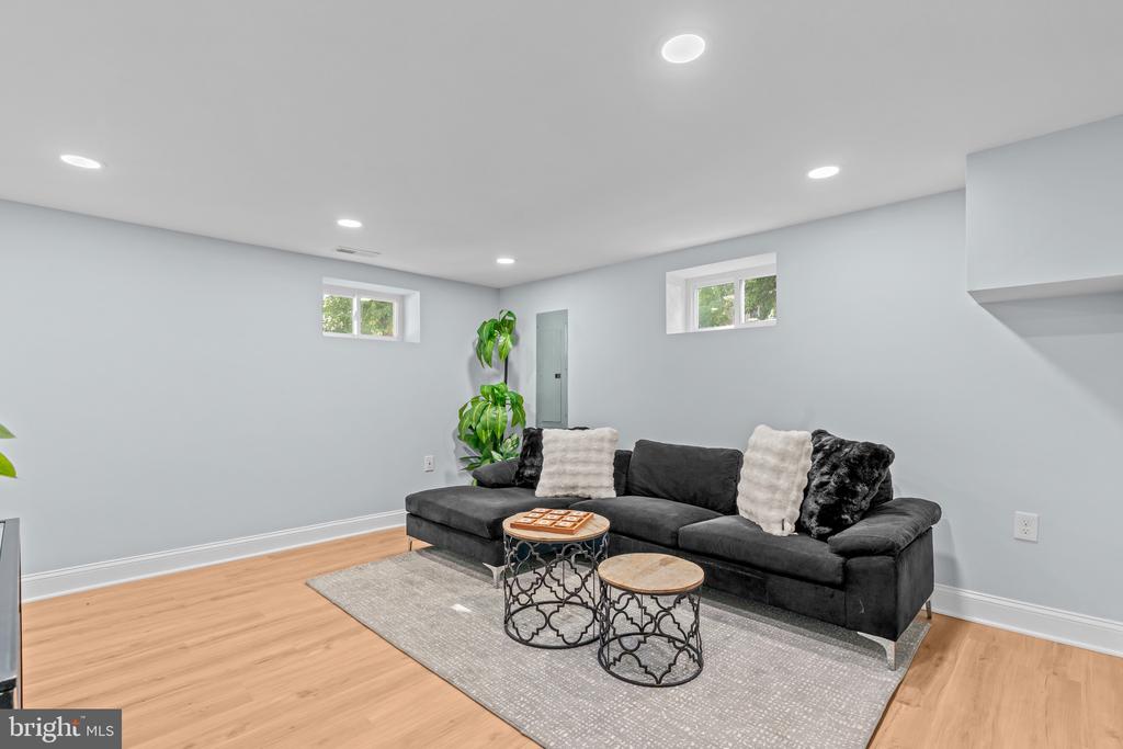 315 E RAYMOND AVENUE Unit: A