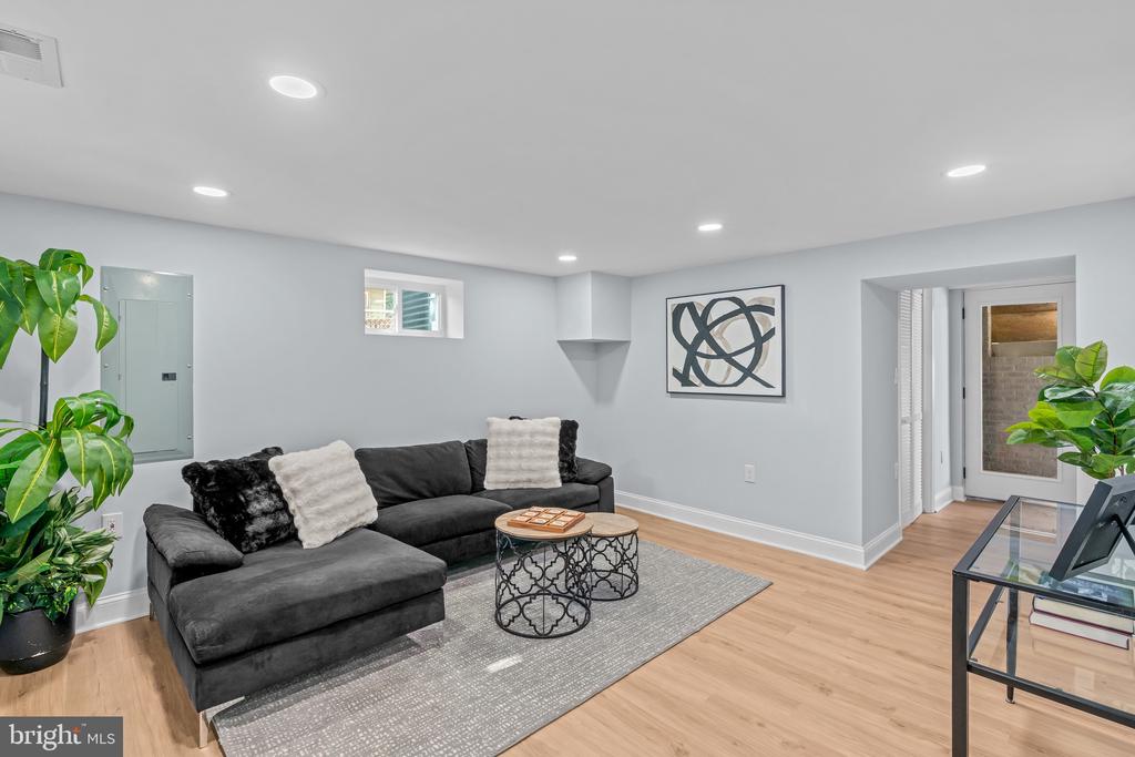 315 E RAYMOND AVENUE Unit: A