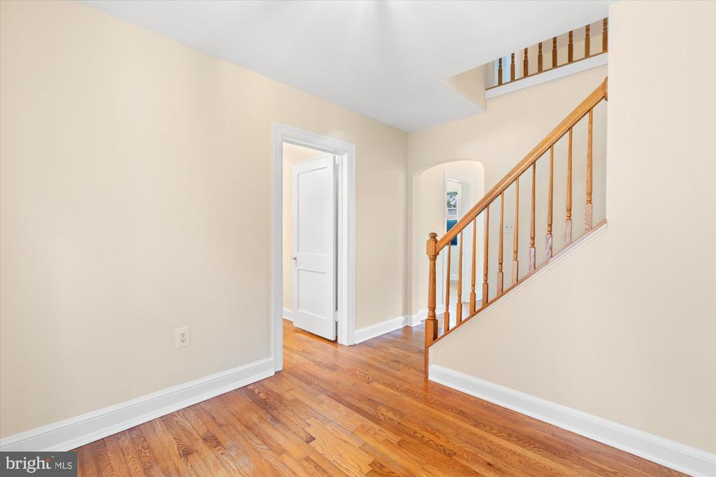 16 E BRADDOCK ROAD