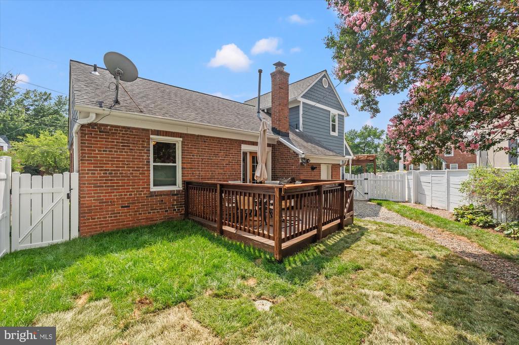 16 E BRADDOCK ROAD
