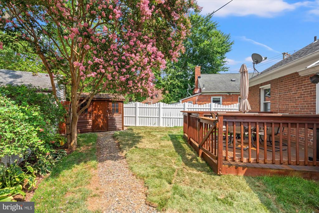16 E BRADDOCK ROAD