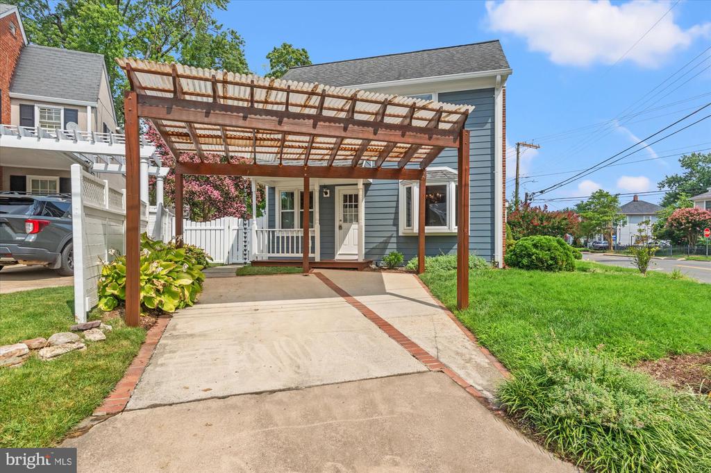 16 E BRADDOCK ROAD