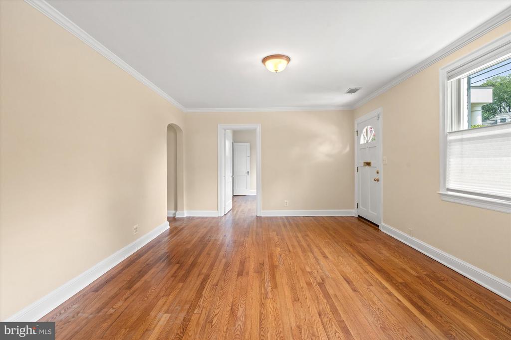 16 E BRADDOCK ROAD