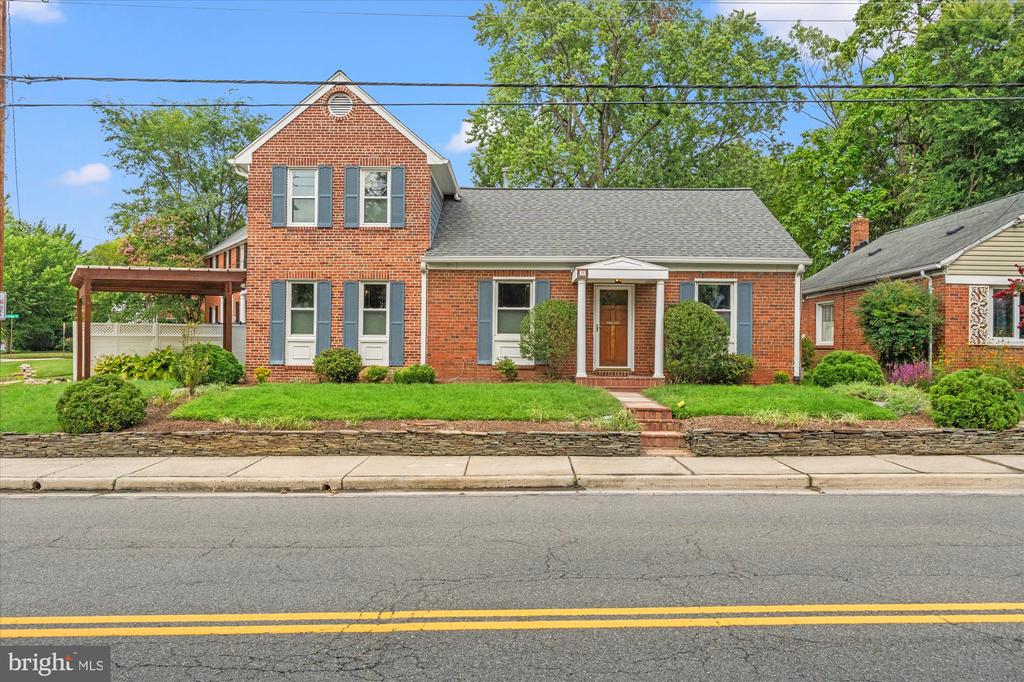 16 E BRADDOCK ROAD
