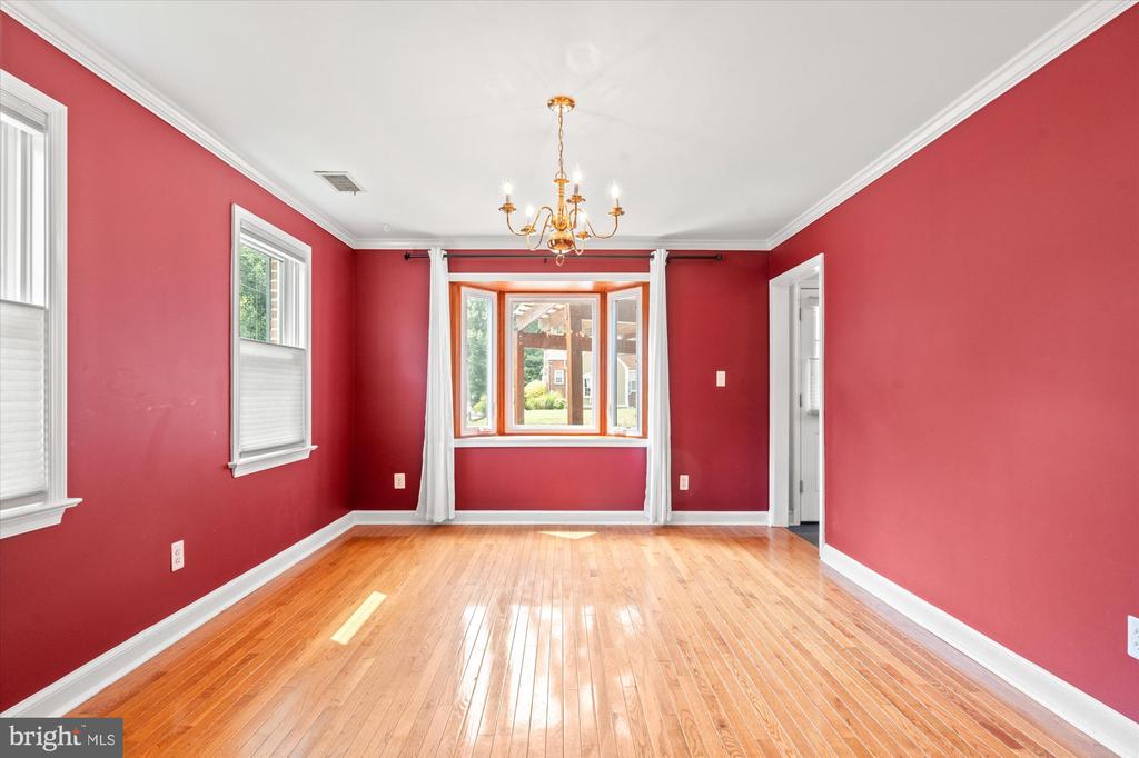 16 E BRADDOCK ROAD