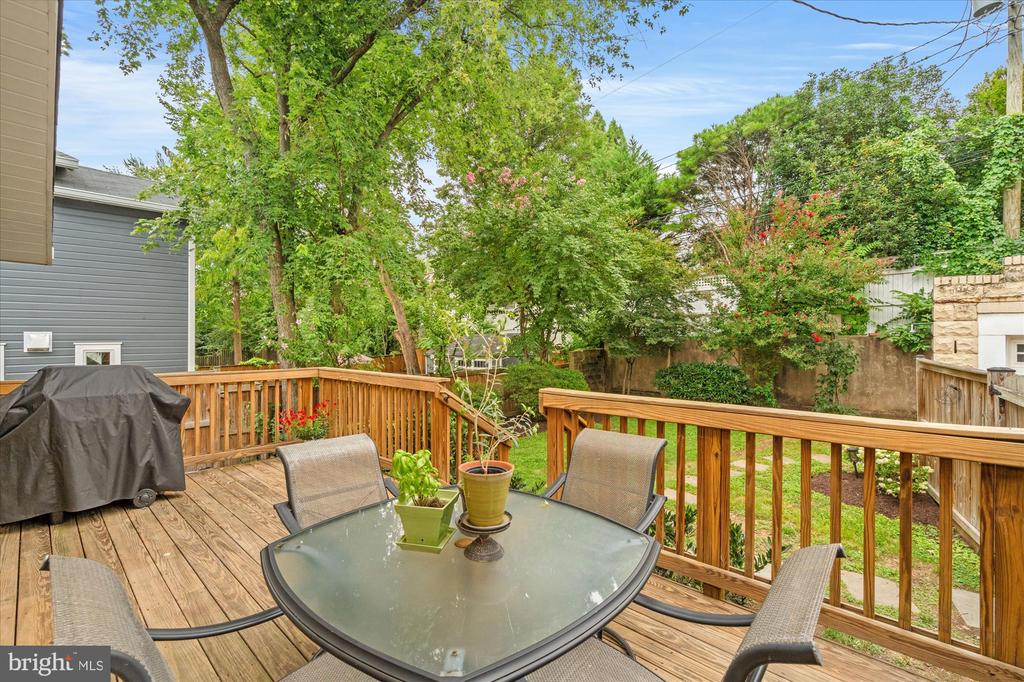 16 E WALNUT STREET E