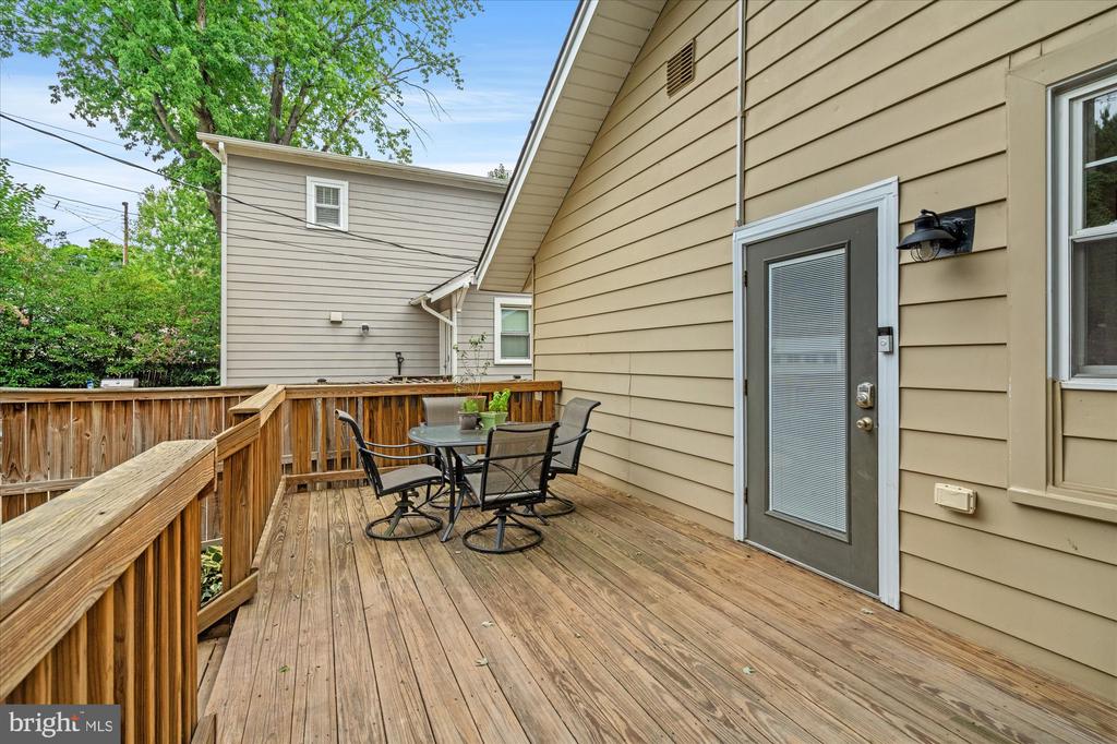 16 E WALNUT STREET E