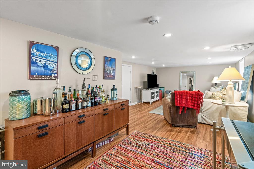 16 E WALNUT STREET E