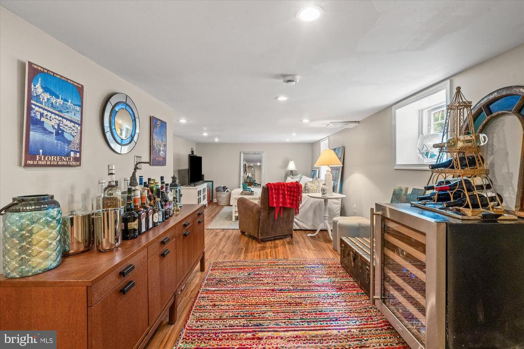 16 E WALNUT STREET E