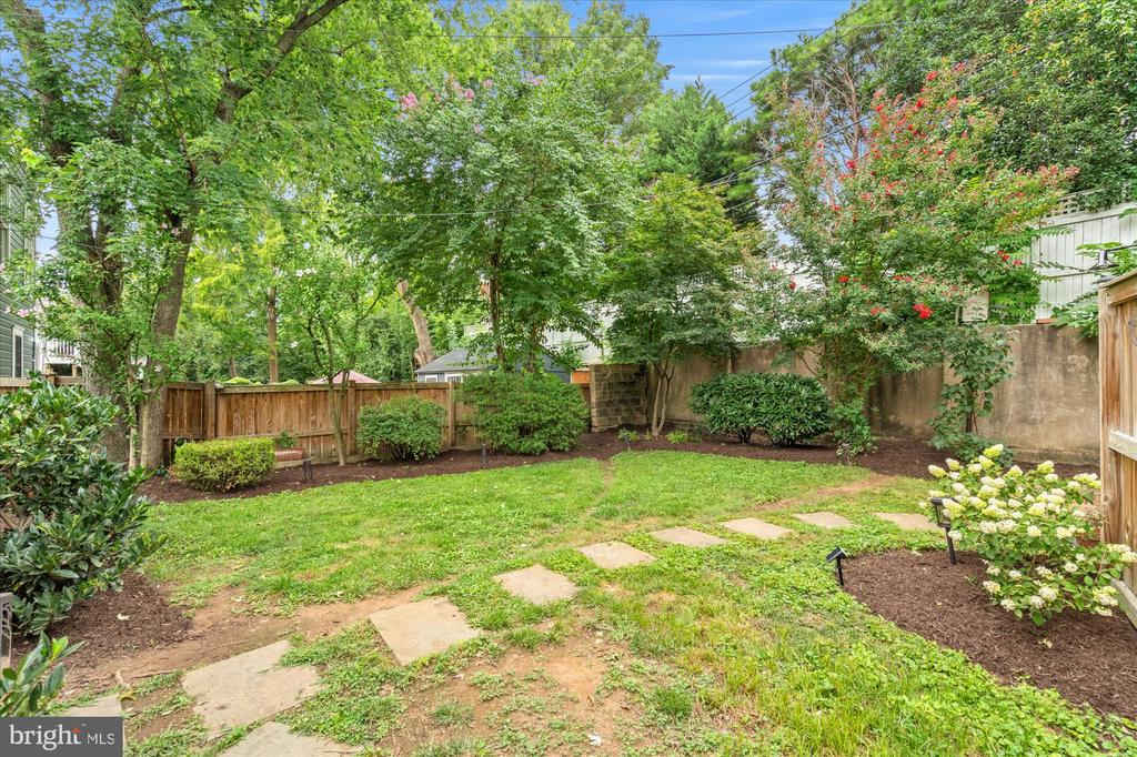 16 E WALNUT STREET E