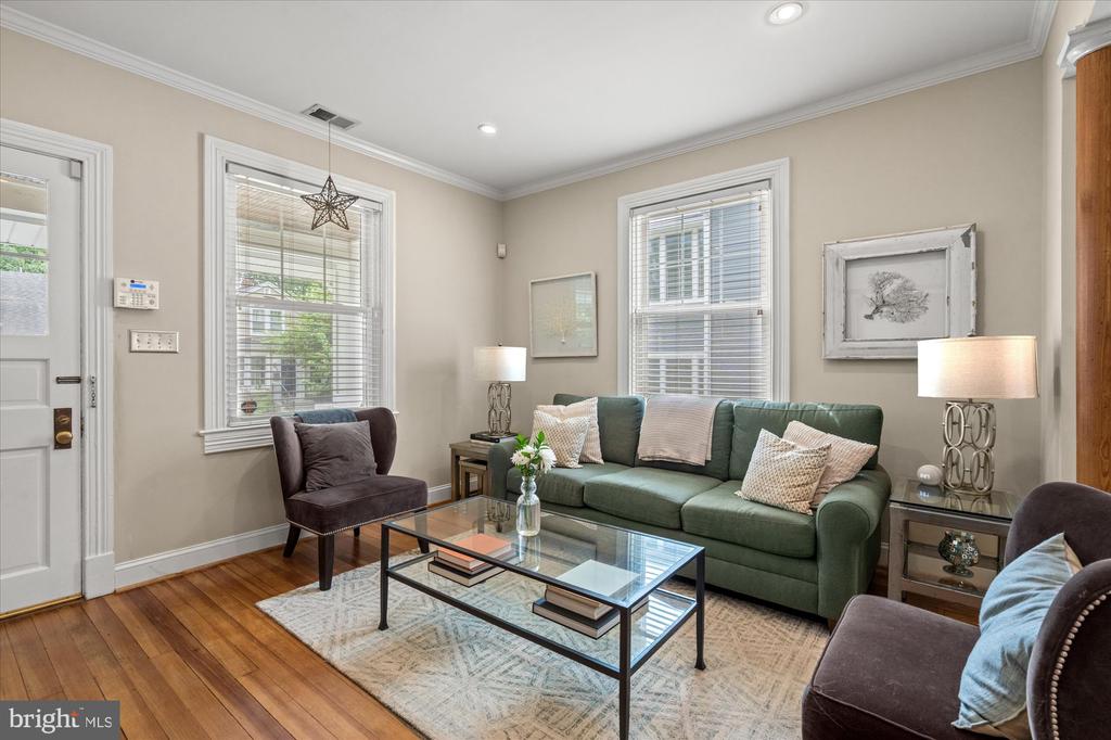 16 E WALNUT STREET E